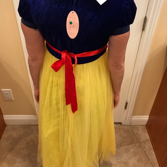 Snow White Halloween Costume xs/ petite brand new 🎃🎃 - Picture 5 of 5